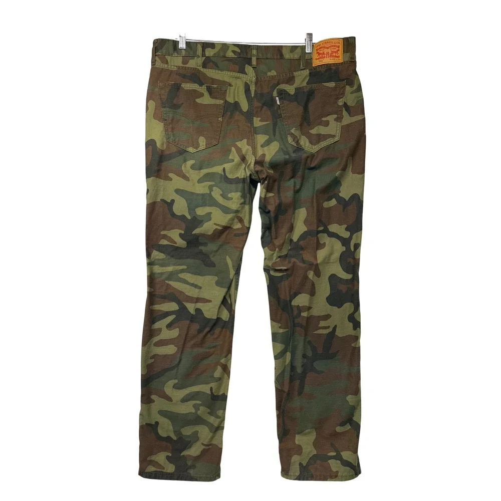 Levis 541 Athletic Taper Camo Pants Mens 42x34 (actual 43x33)Woodland Camouflage